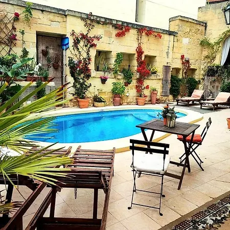 Bed & Breakfast Bedroom Buddha External Bathroom 3*