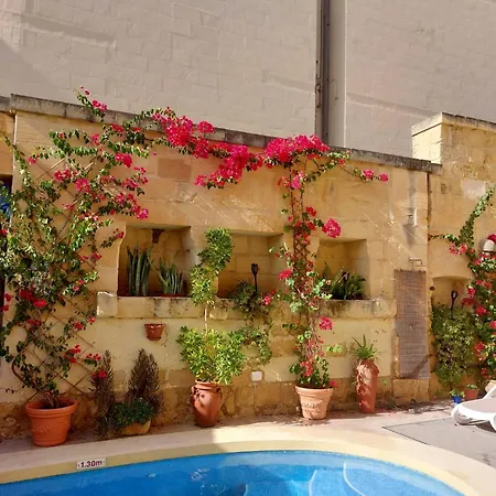 Bed & Breakfast Bedroom Buddha External Bathroom 3*