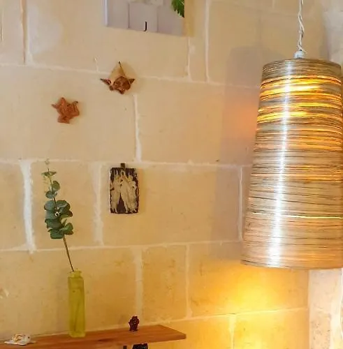 Bed & Breakfast Bedroom Buddha External Bathroom