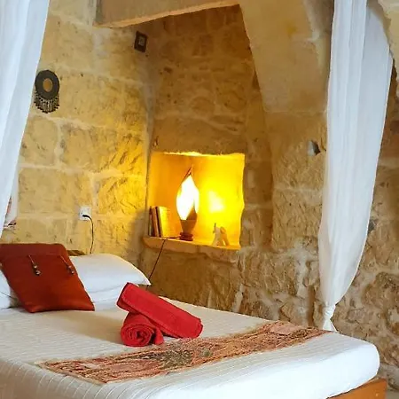 Bedroom Buddha External Bathroom