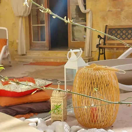 Bedroom Buddha External Bathroom