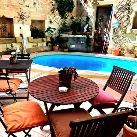 Bedroom Buddha External Bathroom Kerċem