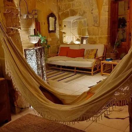 Couette-café Bedroom Buddha External Bathroom Kerċem