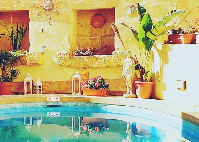 Bedroom Buddha External Bathroom