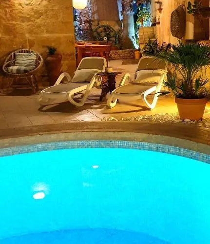 Bedroom Buddha External Bathroom