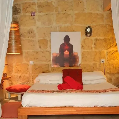 Bedroom Buddha External Bathroom